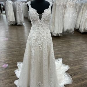 Maggie Sottero Wedding Dress